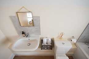 The Lodge at Broadway