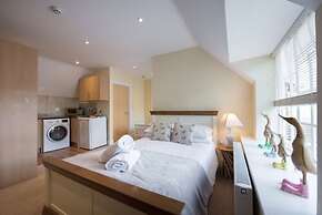 The Lodge at Broadway