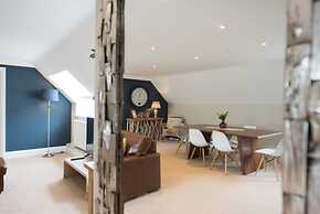 The Lodge at Broadway