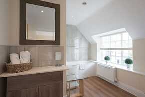 The Lodge at Broadway