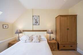 The Lodge at Broadway