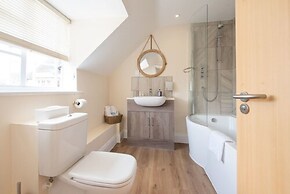 The Lodge at Broadway