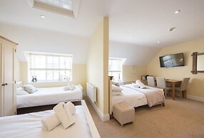 The Lodge at Broadway