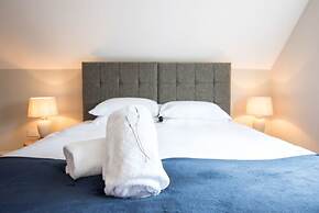 The Lodge at Broadway