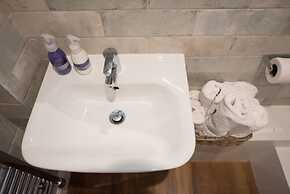 The Lodge at Broadway