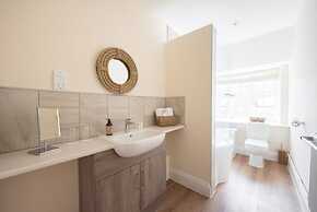 The Lodge at Broadway