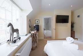 The Lodge at Broadway