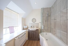 The Lodge at Broadway