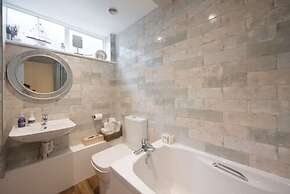 The Lodge at Broadway