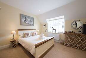 The Lodge at Broadway