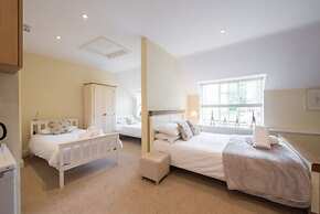 The Lodge at Broadway