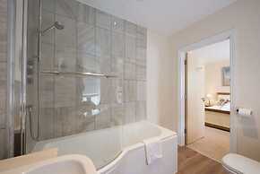 The Lodge at Broadway