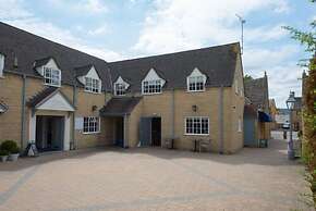 The Lodge at Broadway