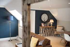 The Lodge at Broadway