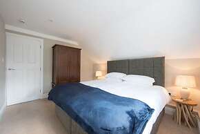 The Lodge at Broadway