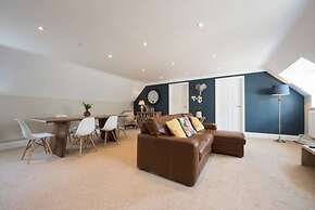 The Lodge at Broadway