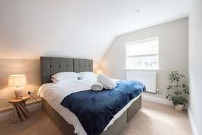 The Lodge at Broadway