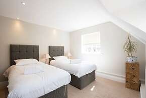 The Lodge at Broadway