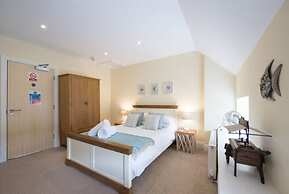 The Lodge at Broadway