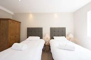 The Lodge at Broadway