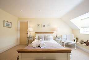 The Lodge at Broadway