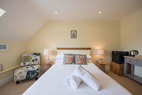 The Lodge at Broadway