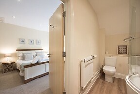 The Lodge at Broadway