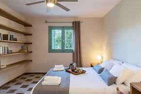 Electra Beachfront Villa