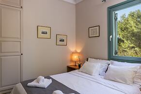 Electra Beachfront Villa