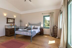 Electra Beachfront Villa