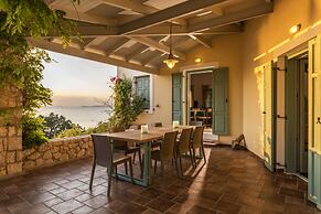 Electra Beachfront Villa