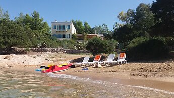 Electra Beachfront Villa