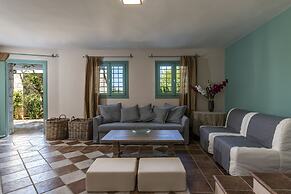 Electra Beachfront Villa