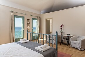 Electra Beachfront Villa