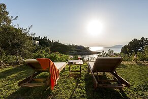 Electra Beachfront Villa