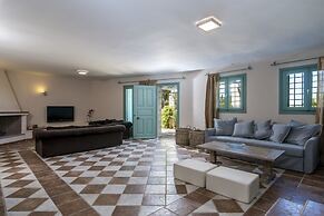 Electra Beachfront Villa