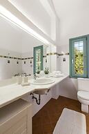 Electra Beachfront Villa