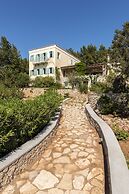 Electra Beachfront Villa