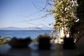 Electra Beachfront Villa