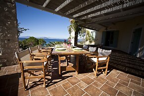 Electra Beachfront Villa