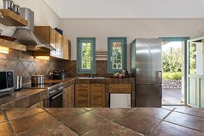 Electra Beachfront Villa