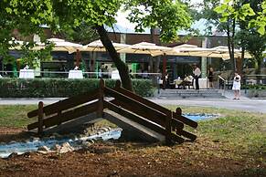 Villas and Apartments Oaza