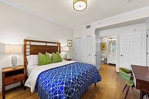 Catina Vacation Rental: Bright 2-BR Condo with Lake Views. Located in 