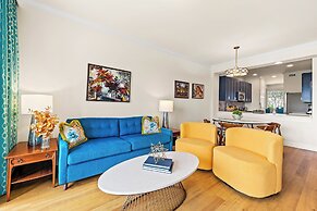 Catina Vacation Rental: Bright 2-BR Condo with Lake Views. Located in 