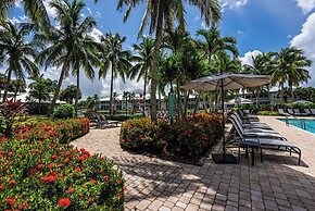 Catina Vacation Rental: Bright 2-BR Condo with Lake Views. Located in 