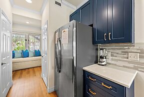 Catina Vacation Rental: Bright 2-BR Condo with Lake Views. Located in 