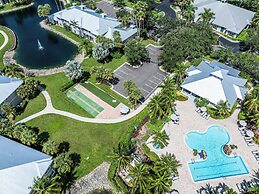 Genoa Vacation Rental: Stylish 2-BR Condo with Golf & Lake Views. Reso