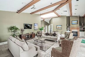 Genoa Vacation Rental: Stylish 2-BR Condo with Golf & Lake Views. Reso