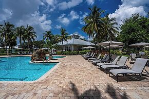 Genoa Vacation Rental: Stylish 2-BR Condo with Golf & Lake Views. Reso