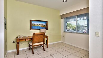 Genoa Vacation Rental: Stylish 2-BR Condo with Golf & Lake Views. Reso